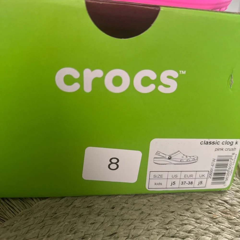 CROCS Kids Classic Clog in Hot Pink